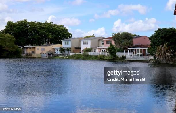 Row of houses in Hialeah that are vulnerable to hurricane damage.