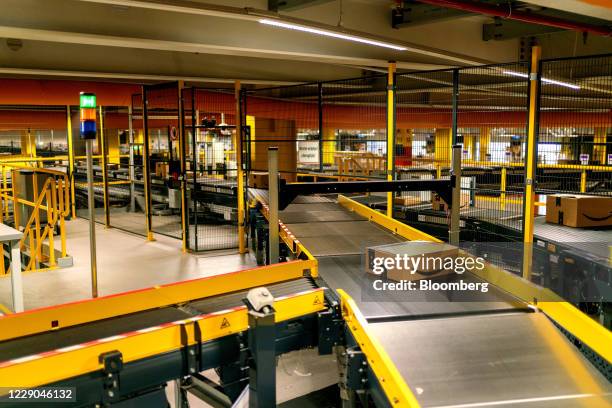 Amazon Parcel In Center Amazon Com Inc Photos and Premium High Res Pictures - Getty Images