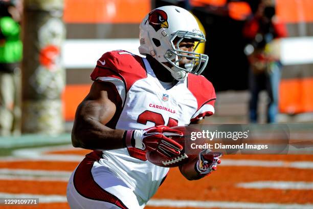 Running back David Johnson of the Arizona Cardinals returns a kickoff in the second quarter of a game against the Cleveland Browns on November 1,...