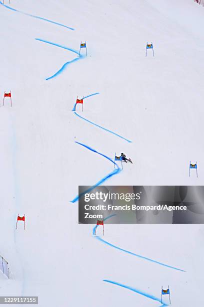 Alice Robinson of New Zealand in action during the Audi FIS Alpine Ski World Cup Women's Giant Slalom on October 17, 2020 in Soelden, Austria.