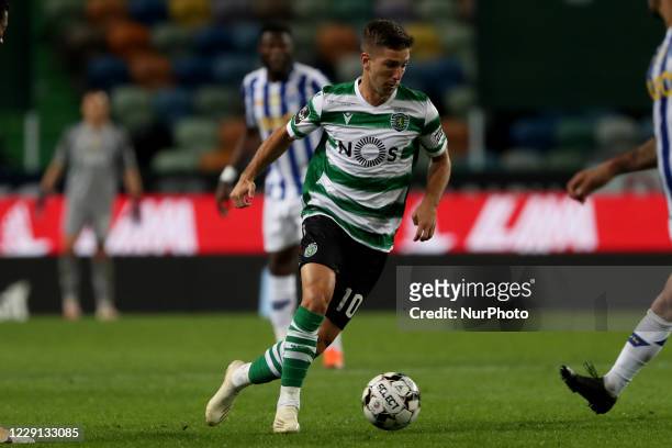 Luciano Vietto of Sporting CP in action during the Portuguese League football match between Sporting CP and FC Porto at Jose Alvalade stadium in...