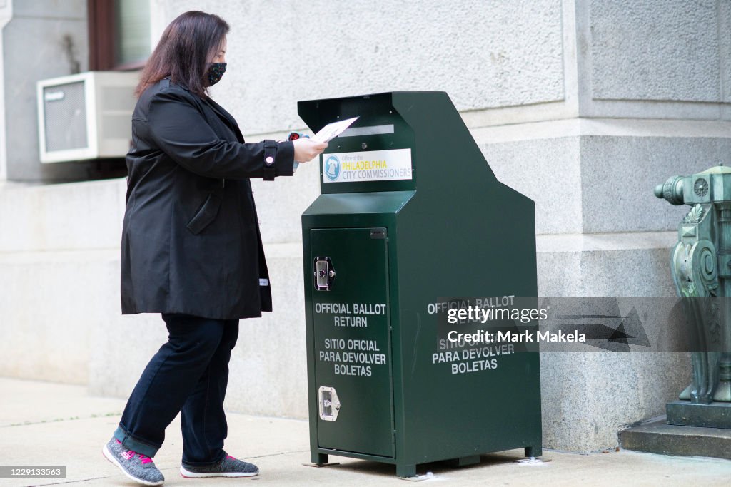 Long Lines Of Voters Wait To Cast Early Voting Ballots In Philadelphia