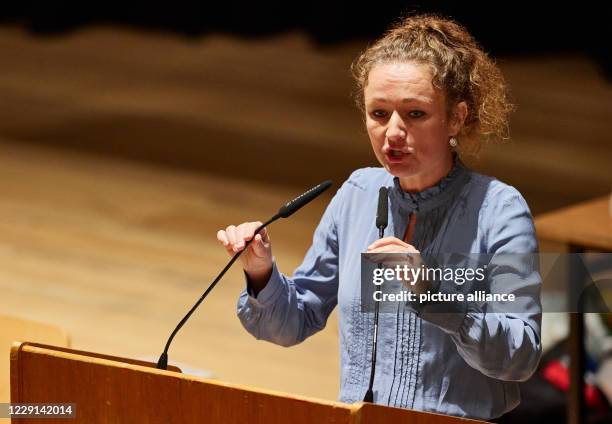 Zaklin Roc 38 Zaklin Nastic Stock Photos, High-Res Pictures, and Images - Getty Images