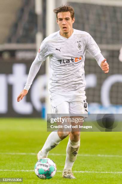 Florian Neuhaus of Borussia Moenchengladbach controls the ball during the Bundesliga match between Borussia Moenchengladbach and VfL Wolfsburg at...