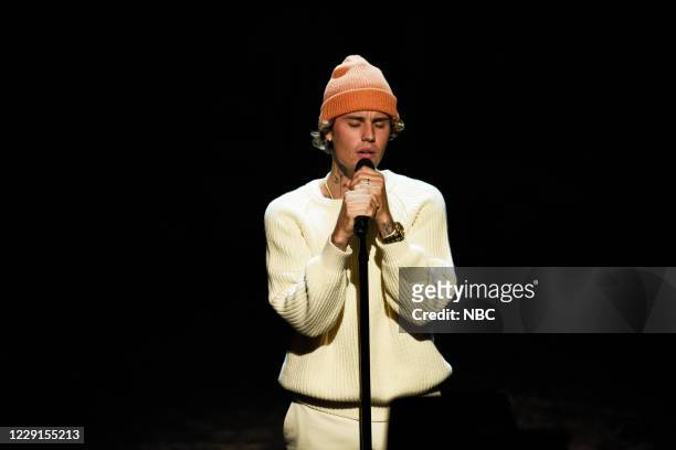 Issa Rae" Episode 1788 -- Pictured: Musical guest Justin Bieber performs on Saturday, October 17, 2020 --