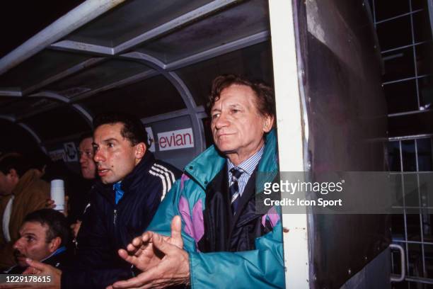 Raymond Goethals head coach of Marseille during the Division 1 match between AJ Auxerre and Marseille, at Abbe Deschamps Stadium, Auxerre, France on...