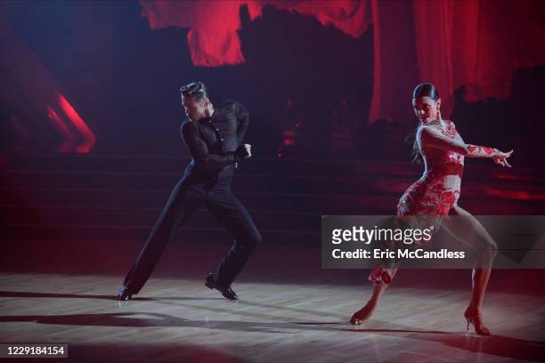 Top 11" - More dances and more music as 11 celebrity and pro-dancer couples compete for this season's sixth week live, MONDAY, OCT. 19 , on ABC....