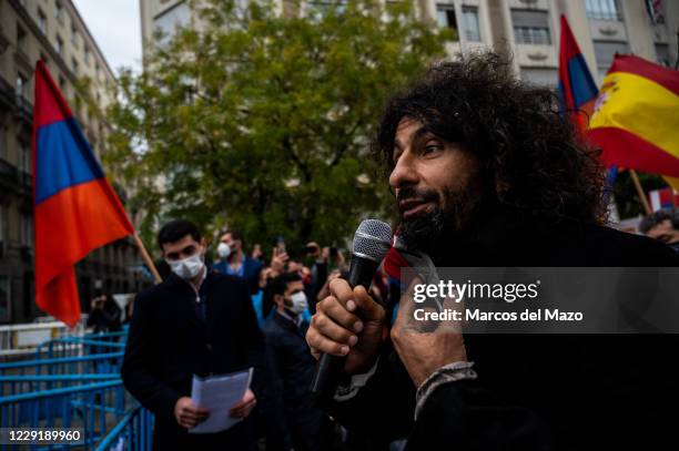 Lebanese artist Ara Malikian giving support to a march demanding peace in Armenia, denouncing 'Erdogan's Neo-Imperialism' in Turkey and Azerbaijan's...