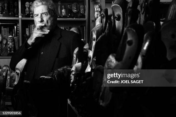 French galerist Robert Vallois poses in his gallery during a photo session in Paris, on October 21, 2020. / RESTRICTED TO EDITORIAL USE - MANDATORY...