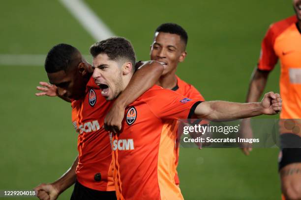 Manor Solomon Celebrates 0-3 with Tete of Shakhtar Donetsk during the UEFA Champions League match between Real Madrid v Shakhtar Donetsk at the...