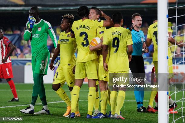 Juan Foyth of Villarreal celebrates 3-2 with Raul Albiol of Villarreal, Samu Chukwueze of Villarreal, Carlos Bacca of Villareal during the UEFA...