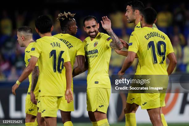 Paco Alcacer of Villarreal celebrates 4-3 with Takefusa Kubo of Villareal, Takefusa Kubo of Villareal, Francis Coquelin of Villarreal, Samu Chukwueze...