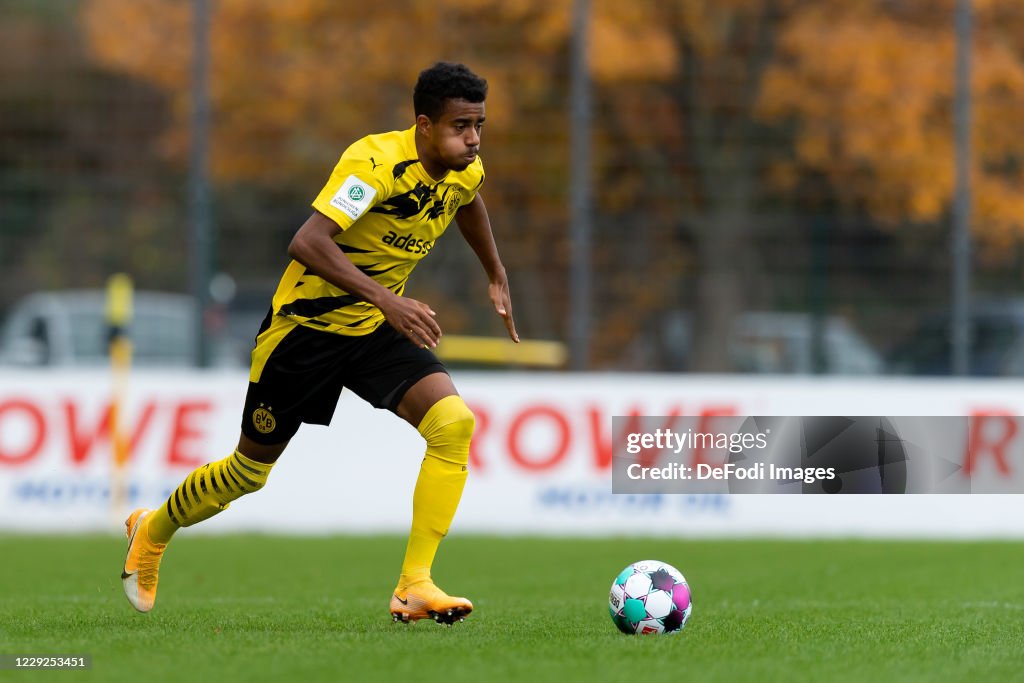 Borussia Dortmund v Rot-Weiss Essen - Junior Bundesliga West