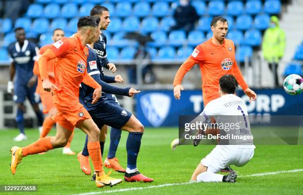 Robert Zulj of VfL Bochum scores his teams first goal during the...  Fotografía de noticias - Getty Images
