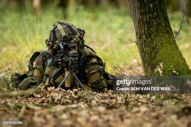 Dutch Soliders 15,978 Dutch Army Stock Photos, High-Res Pictures, and Images - Getty ...