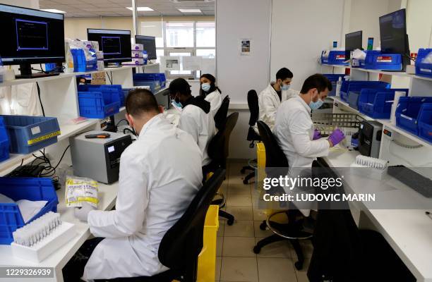 Level Ii Laboratory 116 Biosafety Level 2 Laboratory Stock Photos, High-Res Pictures, and ...