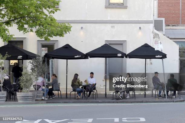 Longest Bar In Australia Photos And Premium High Res Pictures Getty longest-bar-in-australia-photos-and-premium-high-res-pictures-getty