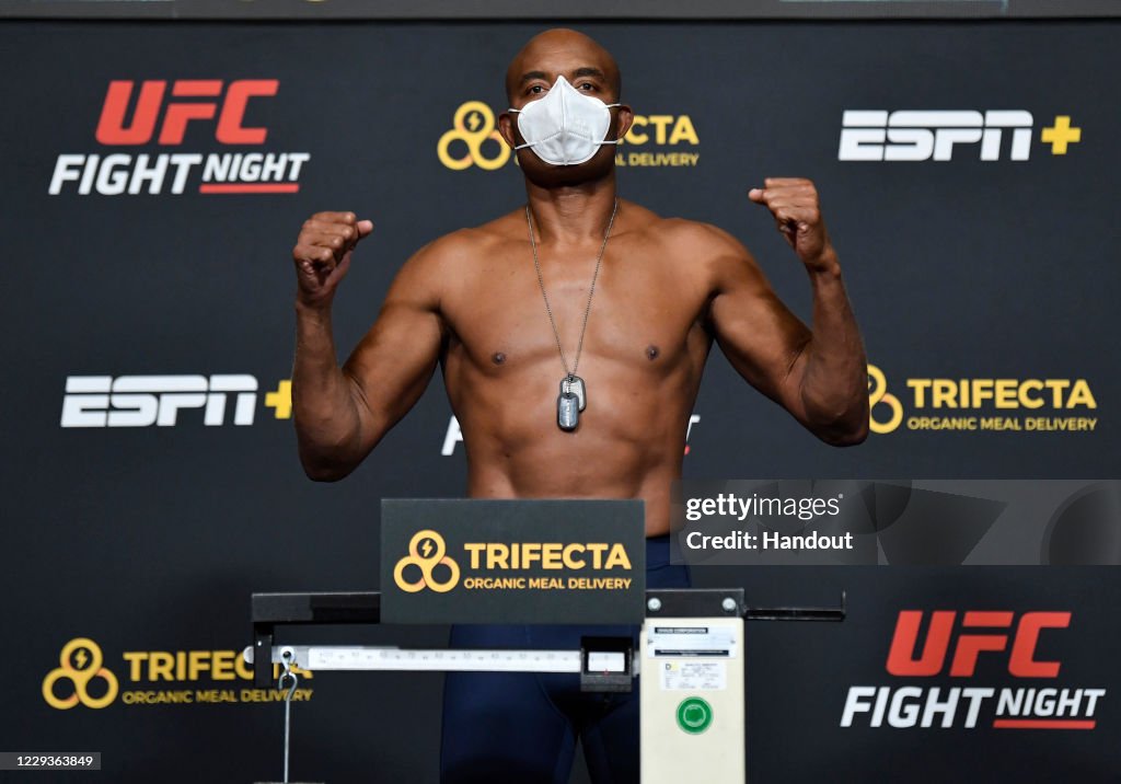 UFC Fight Night Hall v Silva: Weigh-Ins