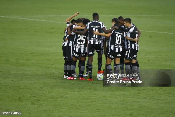 Players of Botafogo huddle prior to the match between Botafogo and Ceara as part of the Brasileirao Series A at Engenhao Stadium on October 31, 2020...