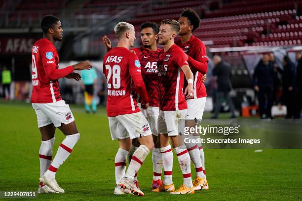 Albert Gudmundsson of AZ Alkmaar celebrates 2-0 with Myron Boadu of AZ Alkmaar, Jesper Karlsson of AZ Alkmaar, Owen Wijndal of AZ Alkmaar, Calvin...