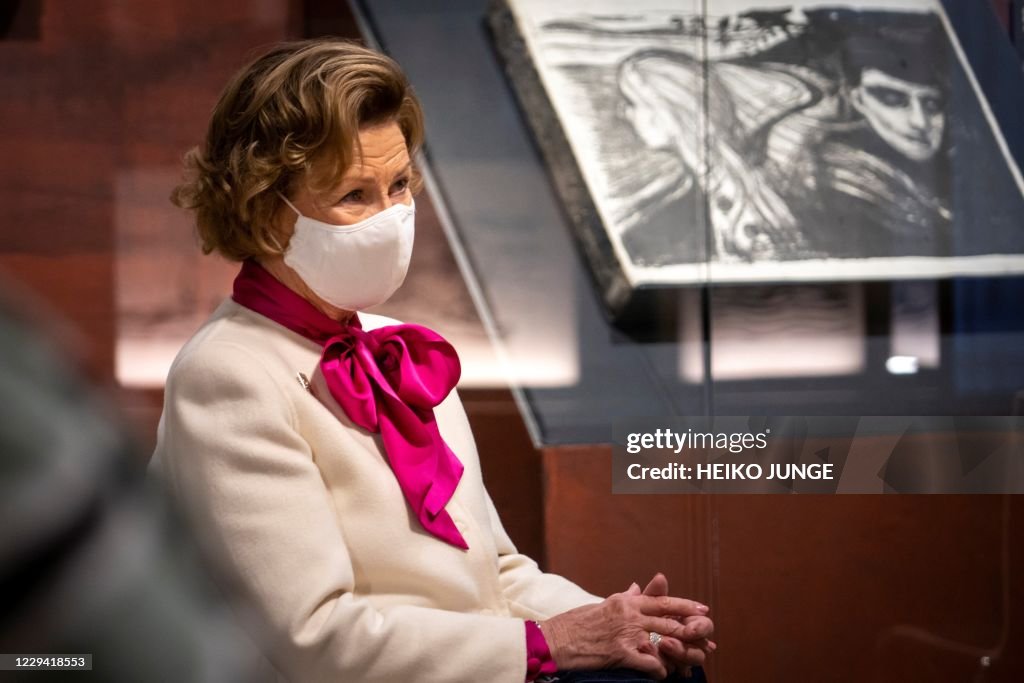 NORWAY-ROYALS-ART-EXHIBITION