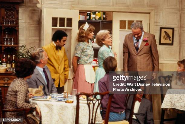 Frank LaLoggia, Deborah Zon, Betty White, Harvey Korman, Jack Dodson, extras appearing in the ABC tv series 'Snavely'.