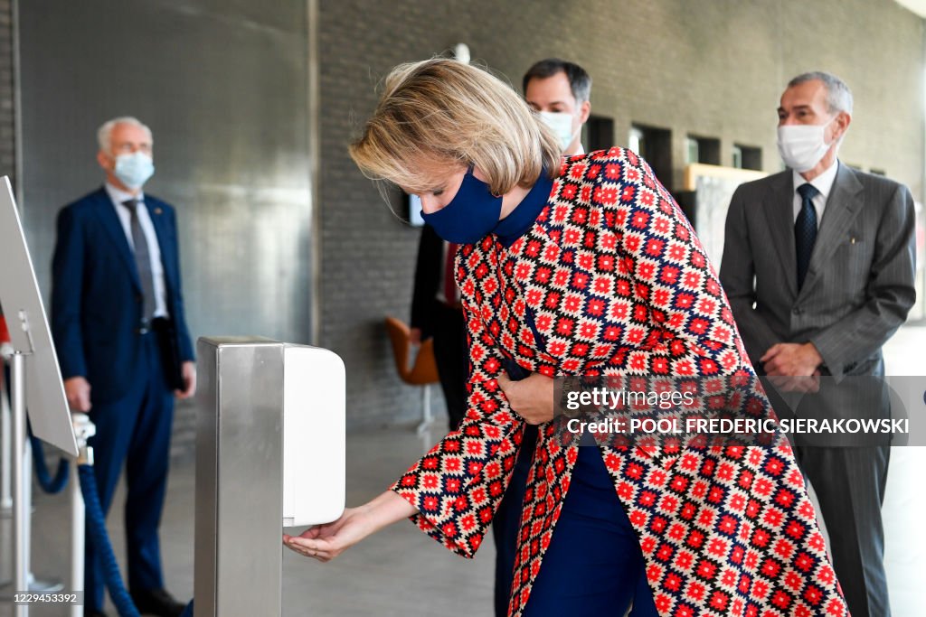 ROYALS AALST KING VISITS OLV ZIEKENHUIS HOSPITAL