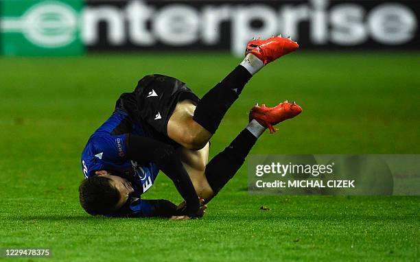 Football Rising And Falling Football Player Falling Photos and Premium High Res Pictures - Getty Images