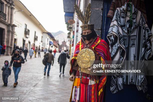 Pure Inca Mask Inca Masks Photos and Premium High Res Pictures - Getty Images
