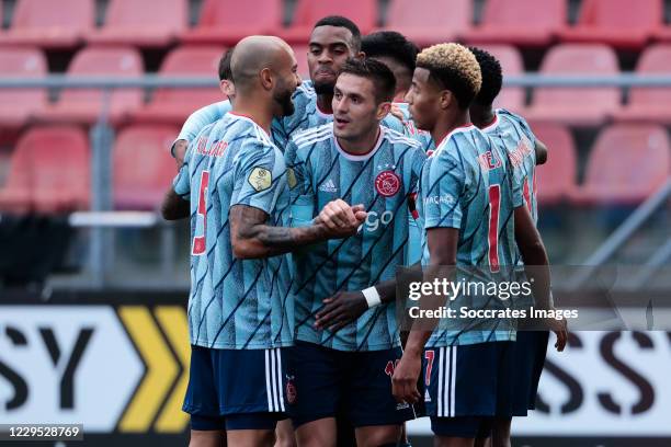 Quincy Promes of Ajax celebrates 3-0 with Dusan Tadic of Ajax, Edson Alvarez of Ajax, David Neres of Ajax, Ryan Gravenberch of Ajax, Sean Klaiber of...