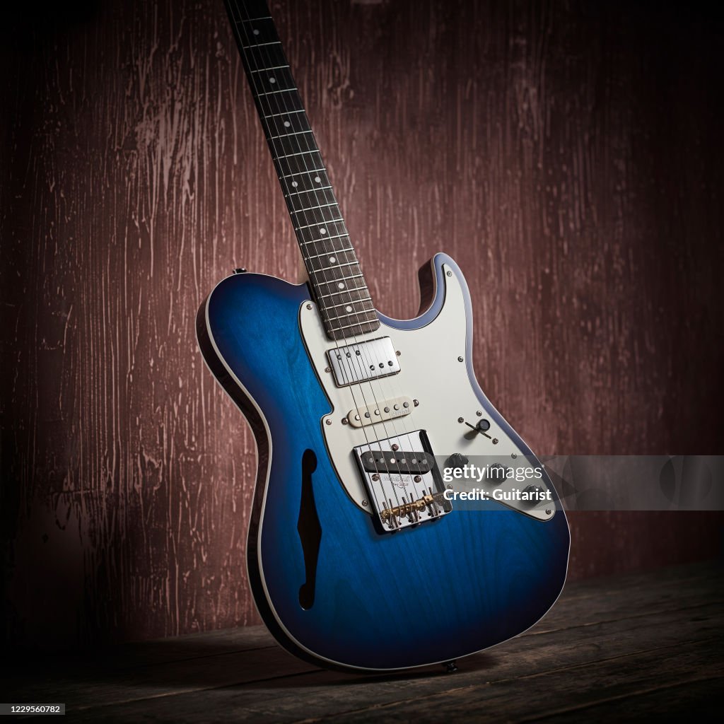 Fret-King Black Label Country Squire Semitone Special