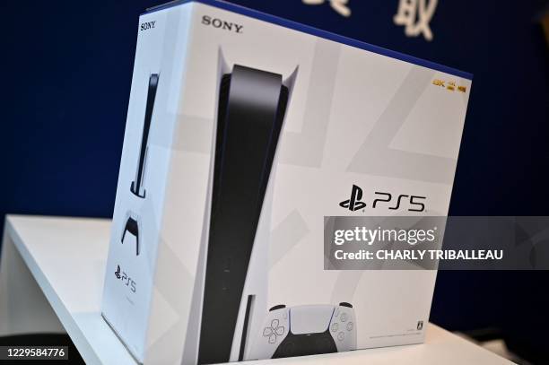 Playstation Machine Sony Playstation 5 Japan Photos and Premium High Res Pictures - Getty ...