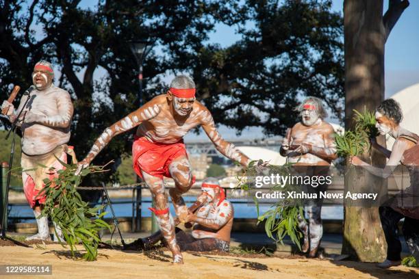 First Nations Incursion 2,221 First Nations People Australia Stock Photos, High-Res Pictures ...