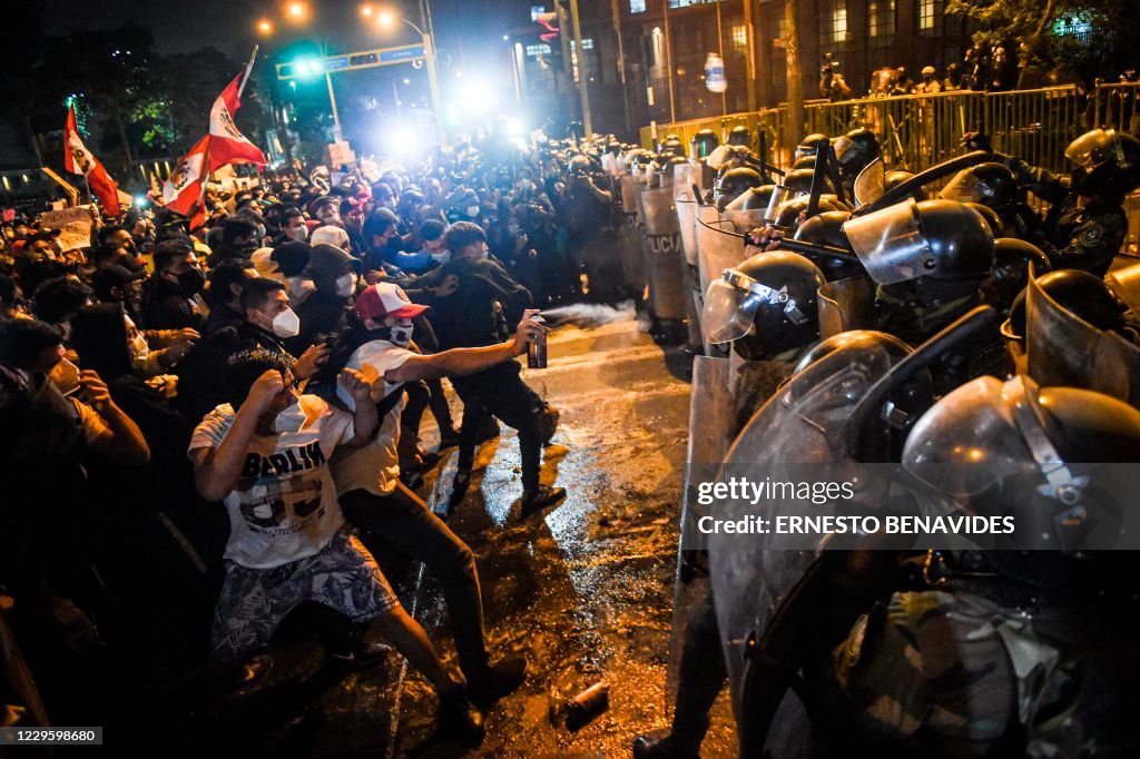TOPSHOT-PERU-POLITICS-CRISIS-PROTEST