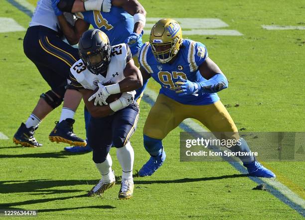 California Golden Bears running back Marcel Nancy gains yards on a run during a game between the UCLA Bruins and the California Golden Bears played...