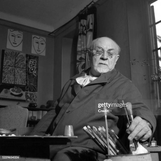 Photo dated 1948 of the French painter and sculptor Henri Matisse in his studio in Vence .