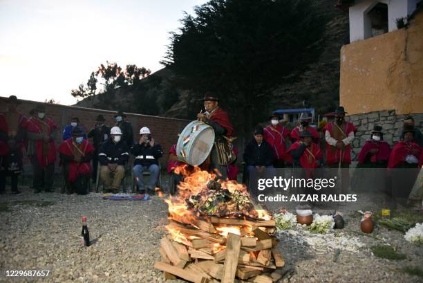 Isipili Ritual Hampaturi Photos and Premium High Res Pictures - Getty Images