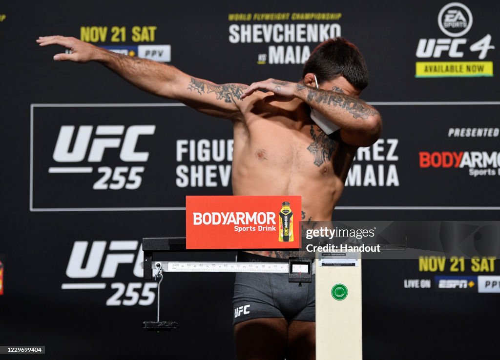 UFC 255 Figuereido v Perez:  Weigh-Ins