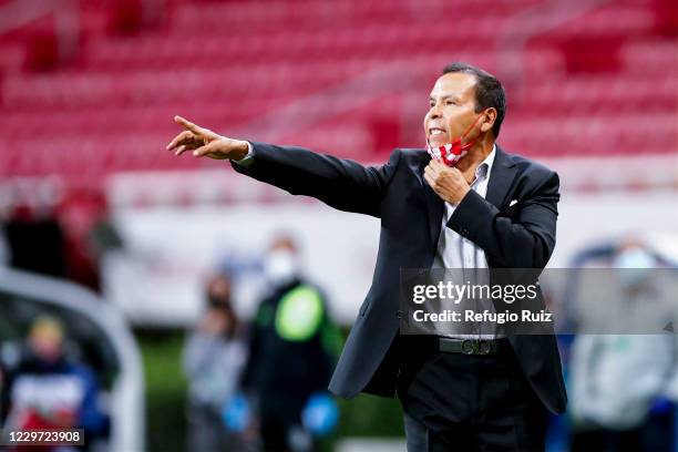 Jose Guadalpe Cruz coach of Necaxa gives instructions during the repechage match between Chivas and Necaxa as part of the Torneo Guard1anes 2020 Liga...