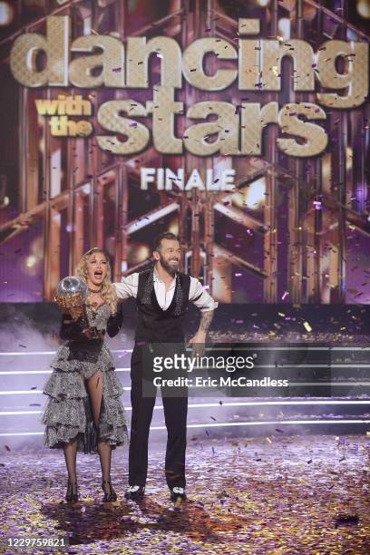 Finale" Four celebrity and pro-dancer couples dance and compete in the live season finale where one couple will win the coveted Mirrorball Trophy,...