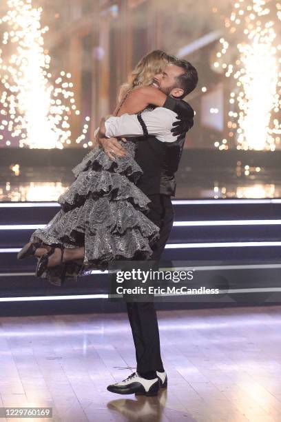 Finale" Four celebrity and pro-dancer couples dance and compete in the live season finale where one couple will win the coveted Mirrorball Trophy,...