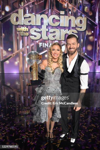 Finale" Four celebrity and pro-dancer couples dance and compete in the live season finale where one couple will win the coveted Mirrorball Trophy,...