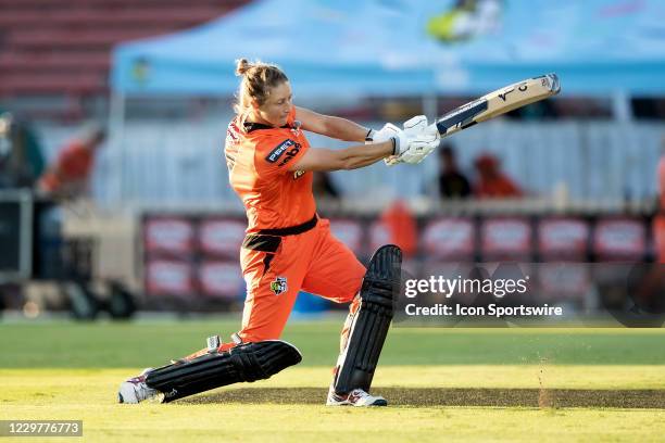 Sophie Devine of the Perth Scorchers warms up before the Women's Big Bash League semi final cricket match between Melbourne Stars and Perth Scorchers...