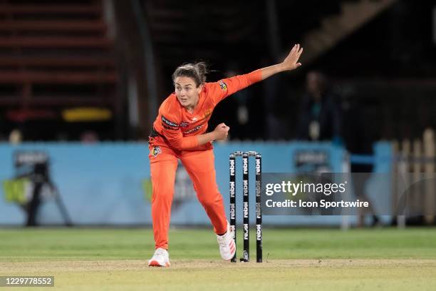 Heather Graham of the Perth Scorchers bowls during the Women's Big Bash League semi final cricket match between Melbourne Stars and Perth Scorchers...