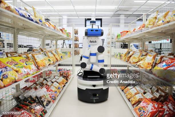 The robot Fetch of Fetch Robotics devise designed to work in warehouses autonomously works in an experimental convenience store at the Cyber Physical...