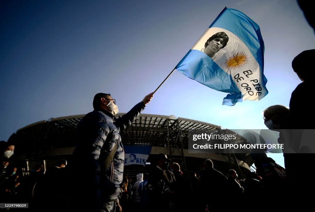 TOPSHOT-FBL-ITA-ARG-MARADONA-OBIT