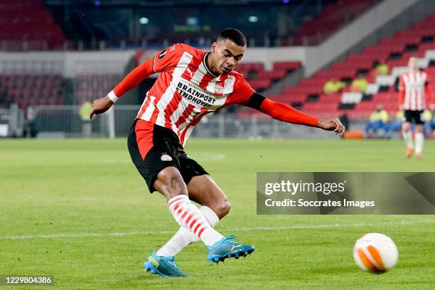 Cody Gakpo of PSV scores the third goal to make it 1-2 during the UEFA Europa League match between PSV v PAOK Saloniki at the Philips Stadium on...