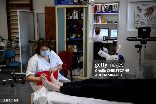 Detained Patient 496 Inmates Therapy Stock Photos, High-Res Pictures, and Images - Getty ...