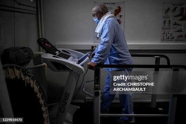 Detained Patient Therapy In Prison Photos and Premium High Res Pictures - Getty Images