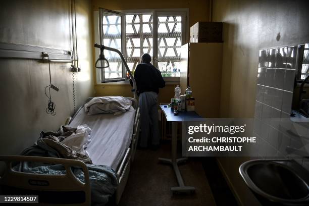 Detained Patient Prison Patient Photos and Premium High Res Pictures - Getty Images